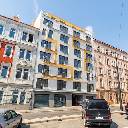 Brand New Studio Apartment #21 With Free Secure Parking In The Center Prague Ngoại thất bức ảnh